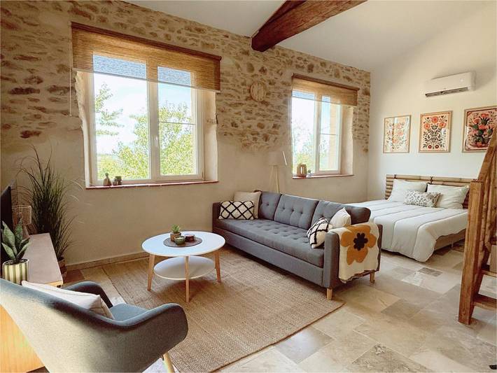 Gîte pour 2 personnes, avec Terrasse et Jardin à Mont-Roc