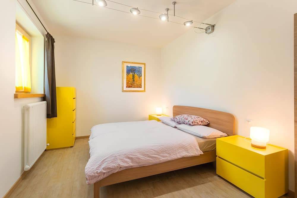 Ganze Wohnung, Lodge mit Blick auf das klare Wasser des Sees, wo Sie die Dolomiten spiegeln in Molveno, Brentagruppe