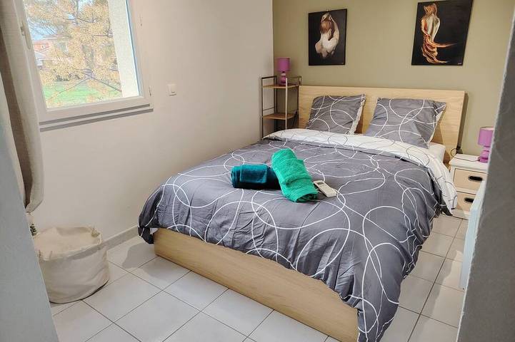 Family home for couple and 2 children in Fabrègues, Costa mediterránea (Francia)