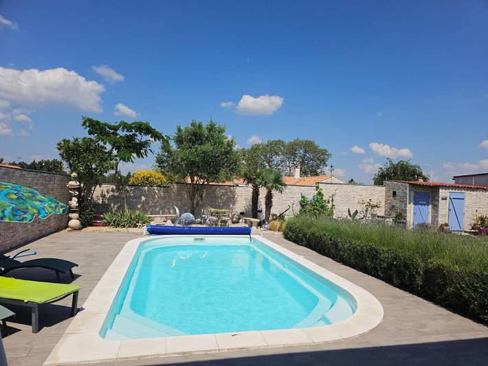 Maison de vacances pour 4 personnes, avec Terrasse et Jardin ainsi que Piscine et Vue