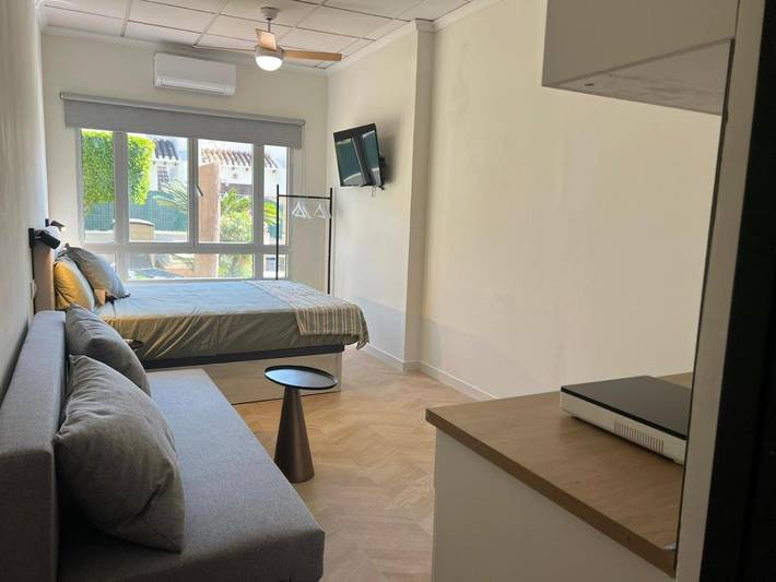 Aparthotel para 4 personas, con vistas además de piscina y jardín - 1