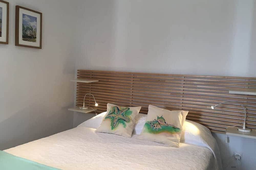 Entire apartment, Remodeled Apt. in Pedras d'El Rei overlooking the Atlantic Ocean and Ria Formosa in Pedras d'El Rei, Santa Luzia