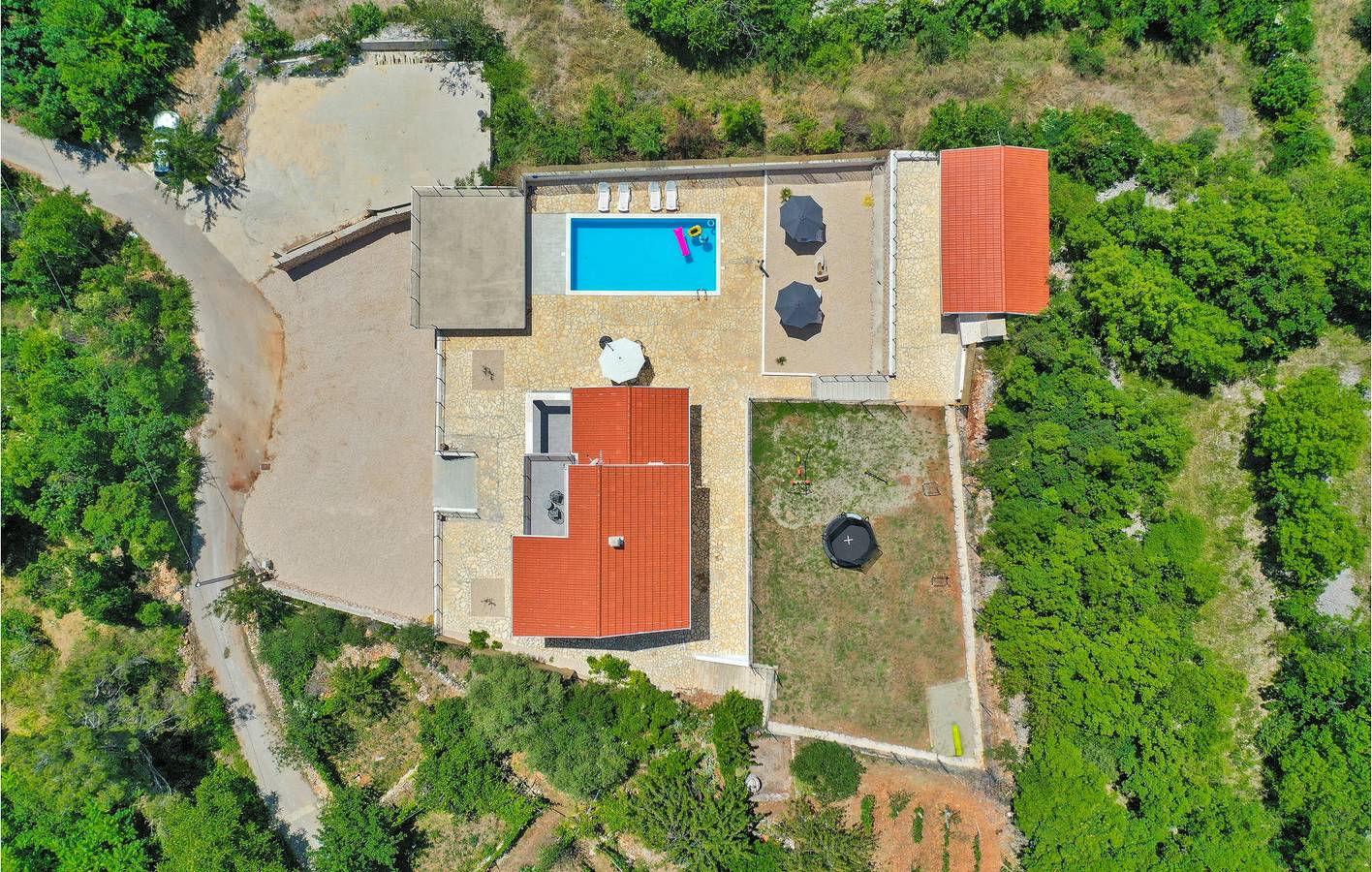 Charmantes 2-Zimmer-Apartment mit Pool, WLAN und Terrasse in der Nähe des Flusses Matica in Imotski, Makarska Riviera