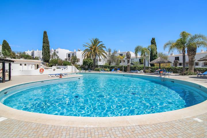 Hel lejlighed, Apartment 'São Rafael Praia' with Sea View, Shared Pool & Wi-Fi in Albufeira e Olhos de Água, Faro Distrikt