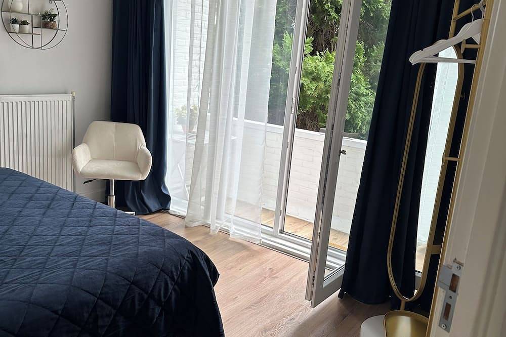 Entire apartment, Charming 2-bedroom apartment in Rotterdam with city views in Rotterdam, South Holland