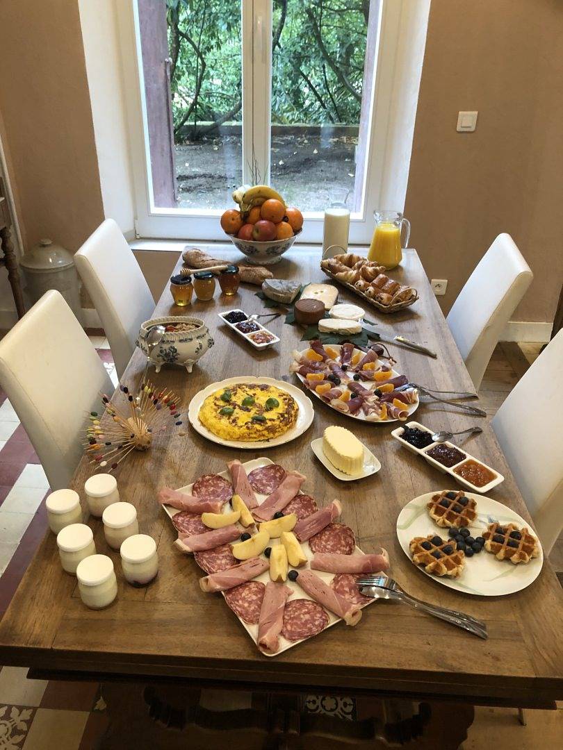 Chambre d'hôte au château de Puymoger - suite 1 in Javerlhac-et-la-Chapelle-Saint-Robert, Parc naturel régional Périgord-Limousin