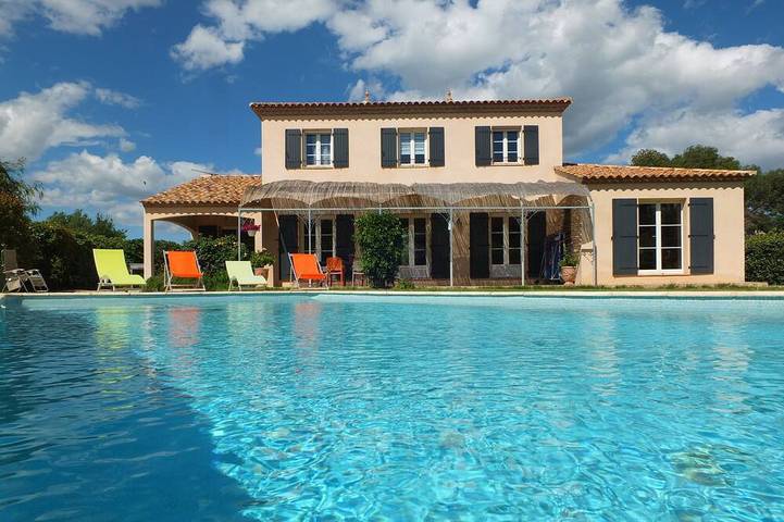 Location de vacances pour 6 personnes, avec Terrasse et Jardin à Saint-Jean-de-Cornies