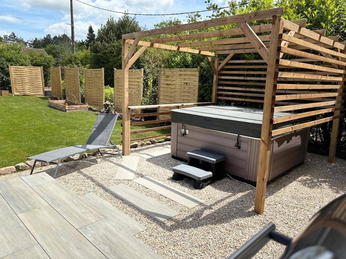 Nature & jacuzzi, 1 hr 45 min from Paris in Cosne-Cours-sur-Loire, Vallée de la Loire