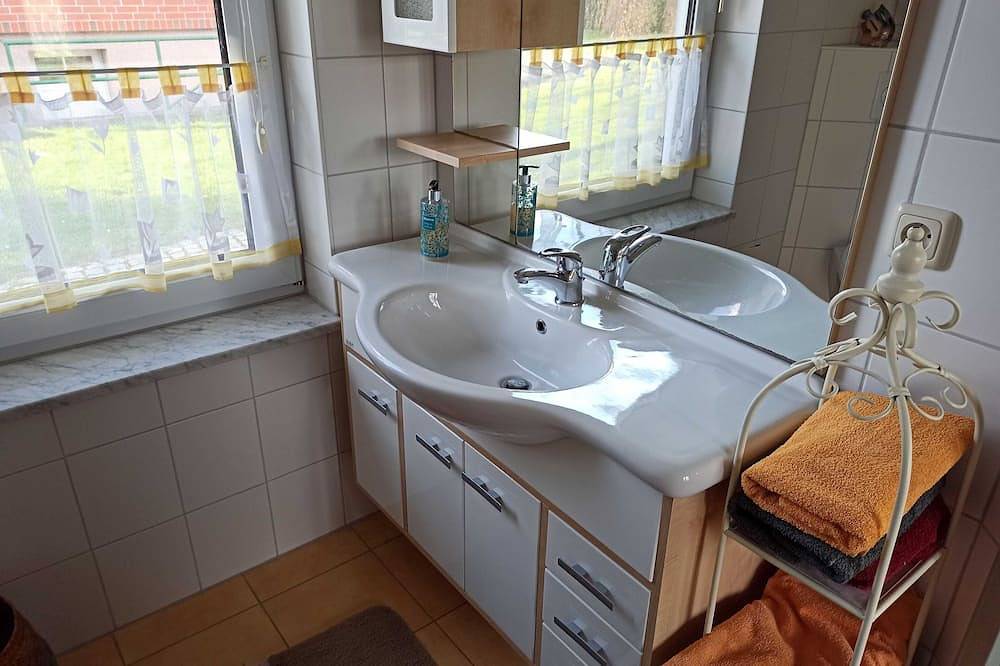 Holiday home in a beautiful garden, near the Baltic Sea and the state capital in Dobin am See, Ludwigslust-Parchim