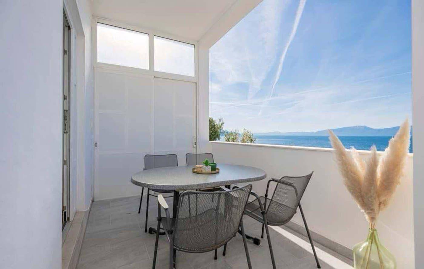 Ganze Ferienwohnung, Wohnung mit tollem Meerblick und 2 Bädern in Podaca, Makarska Riviera