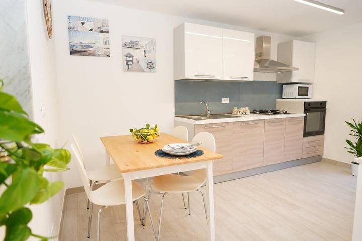 Location de vacances pour 5 personnes, avec vue et balcon, adapté aux familles à Acireale - 2