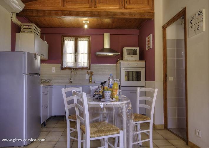 Gîte pour 4 personnes, avec Terrasse ainsi que Jardin et Vue dans Sagone - 4