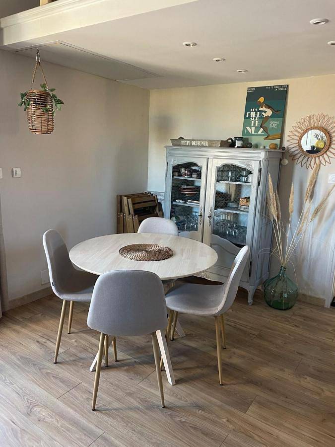 Gîte pour 4 personnes, avec piscine et terrasse ainsi que jardin et vue dans Plage Du Rayolet - 3