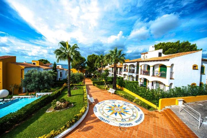 Apartahotel para 10 personas, con Jacuzzi y Terraza además de Jardín y Sauna en Alcúdia