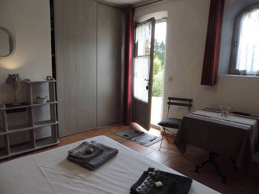 2 à 6 pers : P'tits déjeuner park gratuit sécurisé - Location 2 pers in Cavaillon, Parc naturel régional du Luberon