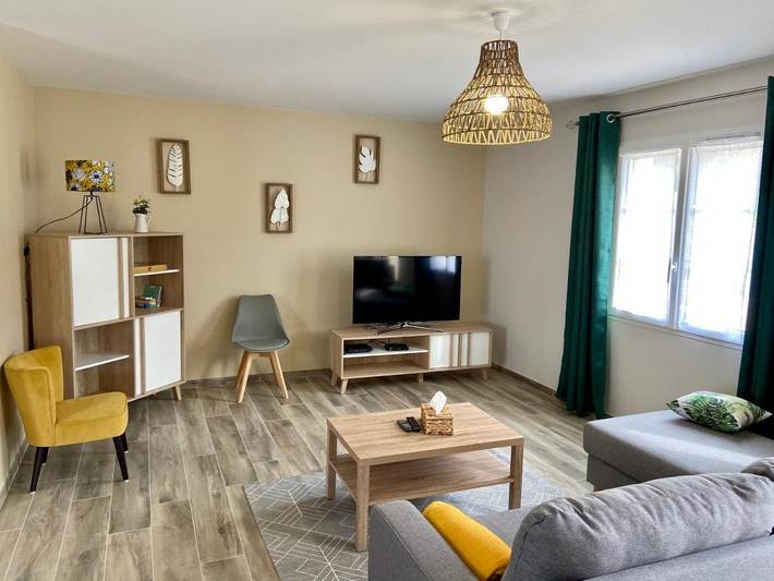 Location de vacances pour 8 personnes, avec vue et jardin à Seigy - 3