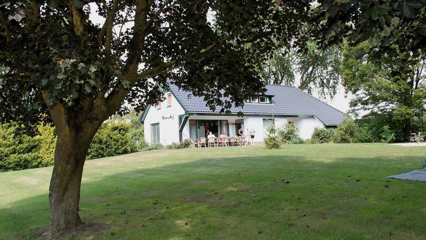 Vakantiepark voor 20 personen, with Balkon/Terras and Terras as well as Tuin and Sauna in Nederland