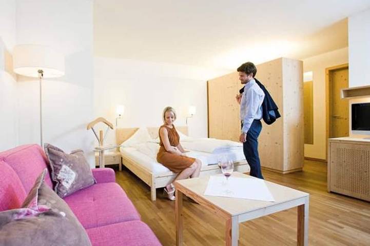 Ferienhaus für 2 Personen, mit Sauna und Balkon sowie Garten und Pool