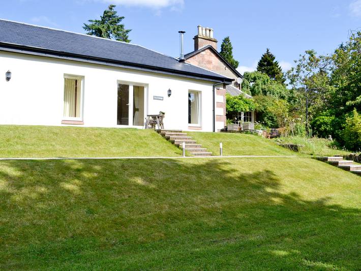 Log cabin for 2 people, with garden, with pets in Loch Lomond