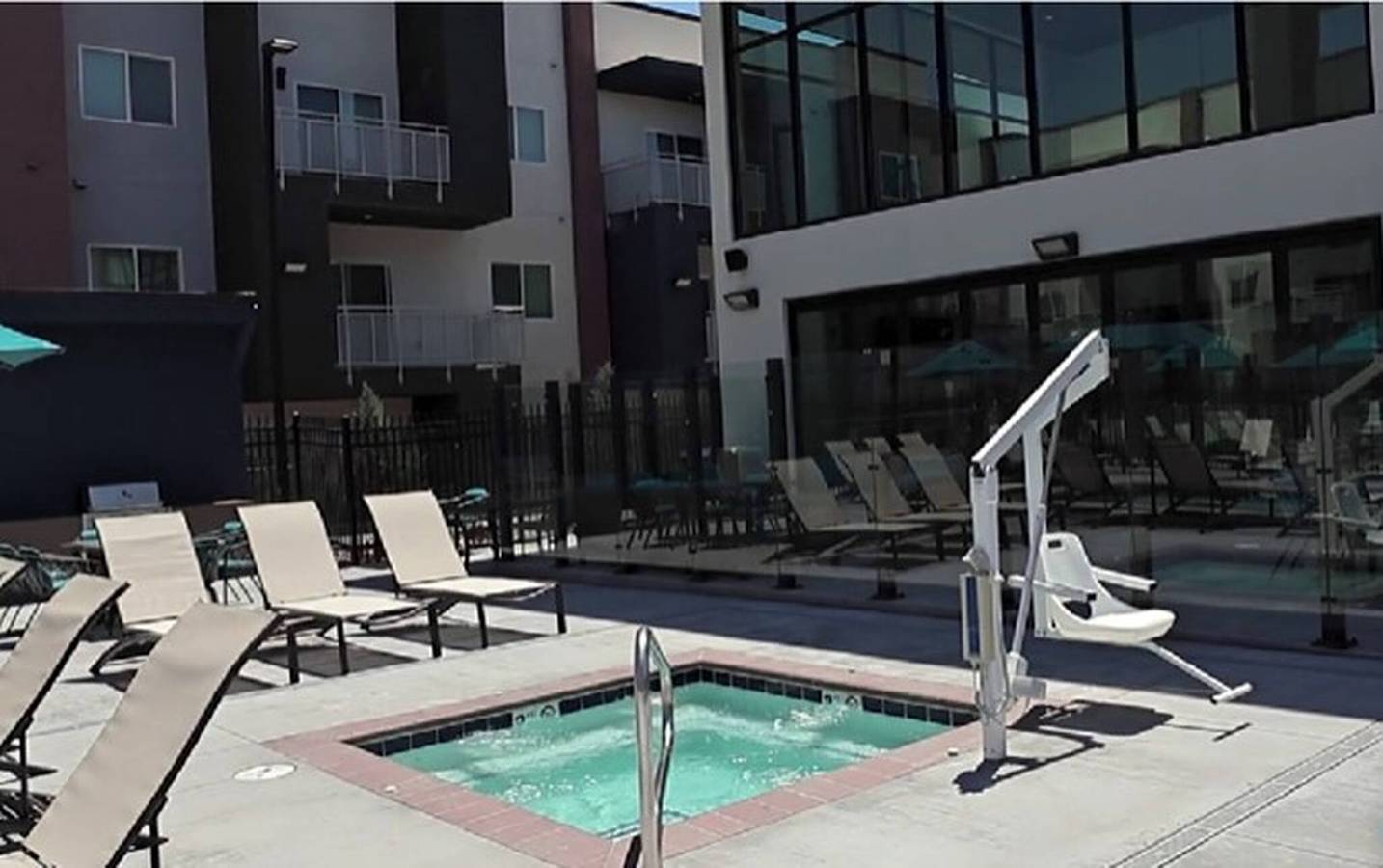 Hel lägenhet, Calm Luxury Living 1Br Retreat Pool, Hot Tub, Wifi in Reno, Nevada
