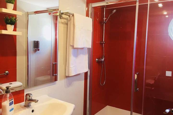 Appartement entier, Super Vues En Costume. Nouveau Avec WIFI Gratuit / Animaux Permis!(4 personnes) in Playa de Levante, Costa Blanca