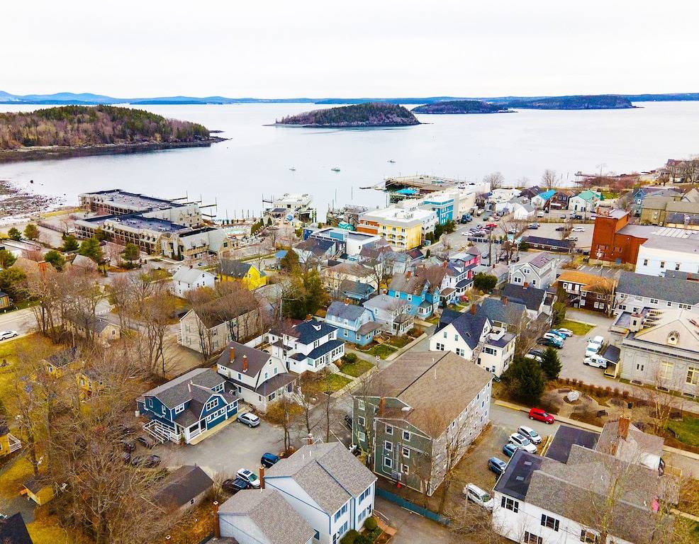 Ganze Wohnung, Renovated downtown Bar Harbor apartment, park and walk to shops and restaurants. in Bar Harbor, Acadia Nationalpark