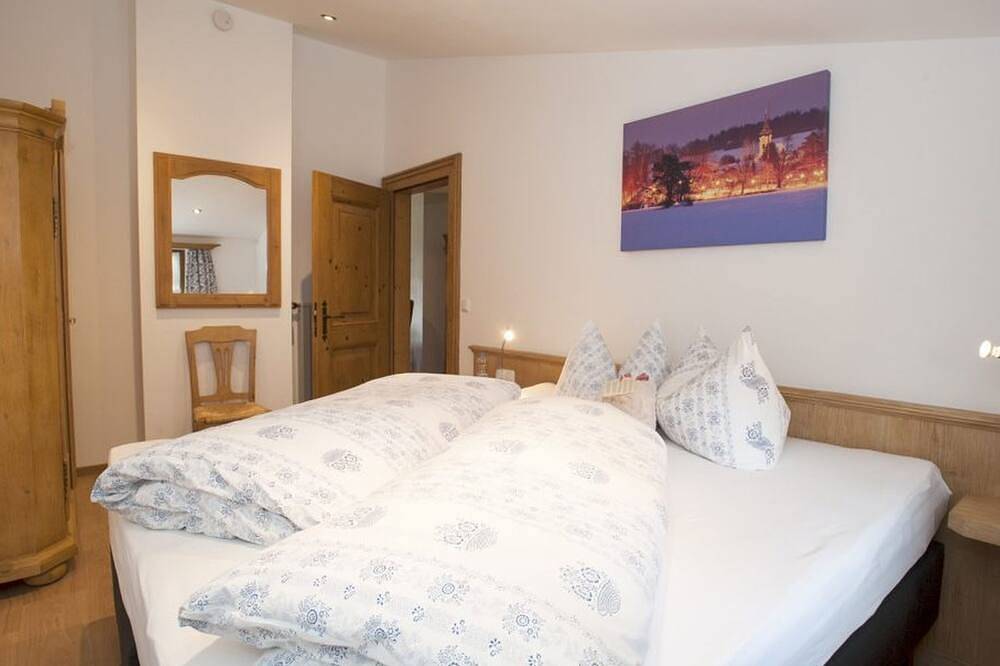 Ganze Wohnung, Ferienwohnung Jakobsinsel mit 54 qm, 1 Schlafzimmer, 1 Wohn-/Schlafbereich, max. für 4 Personen in Seehausen am Staffelsee, Das Blaue Land