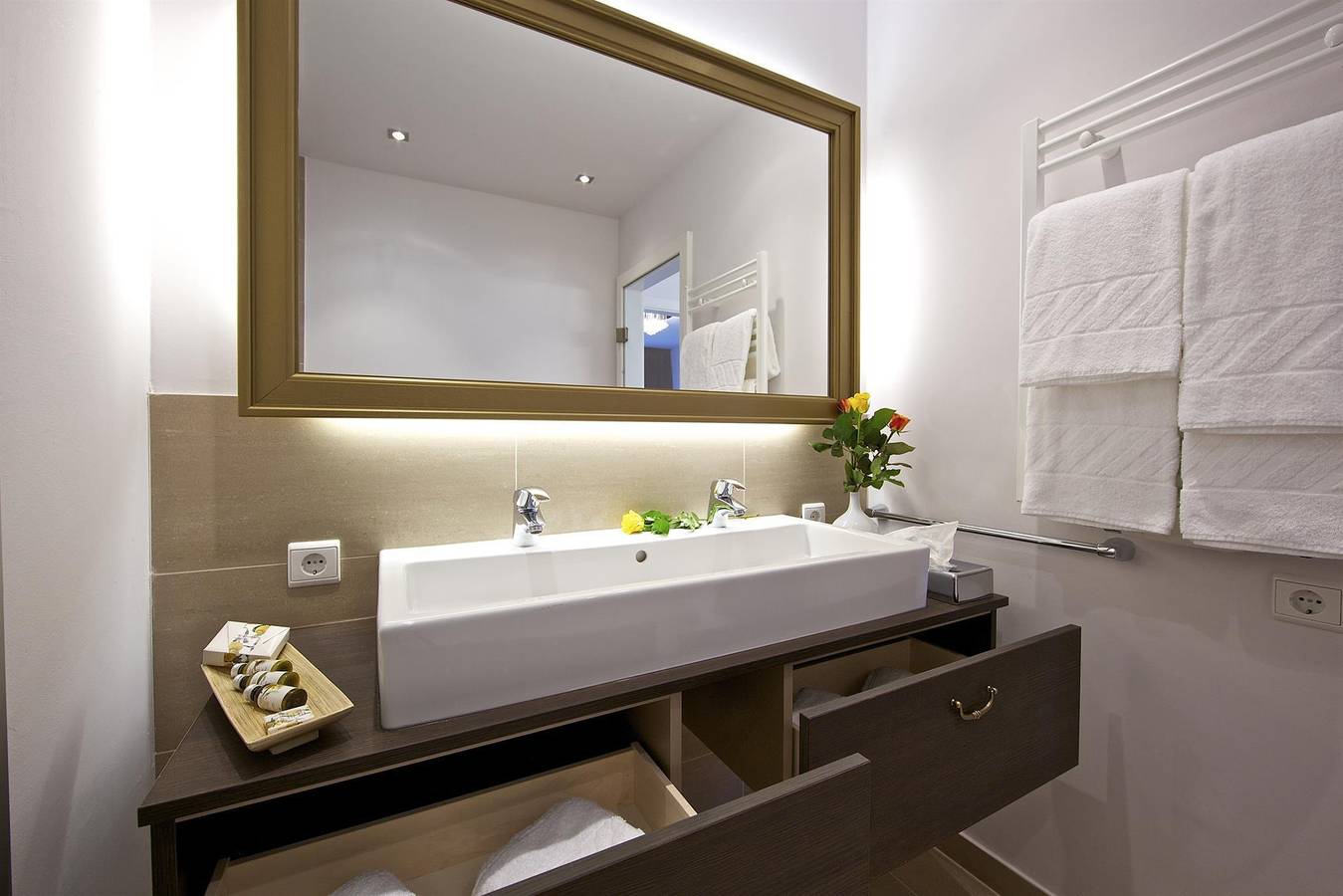 Deluxe Apartment in Steindorf am Ossiacher See, Bezirk Feldkirchen