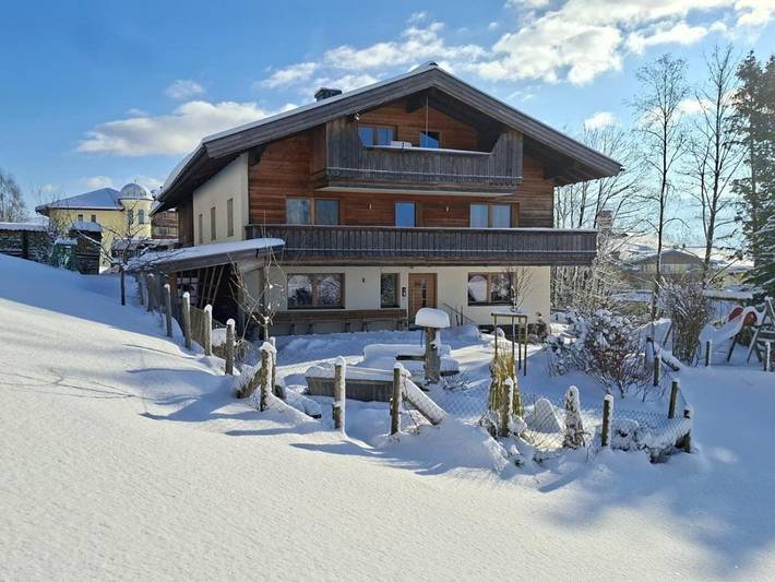 Ferienhaus für 18 Personen, mit Balkon und Terrasse sowie Garten und Seeblick in Kössen - 2