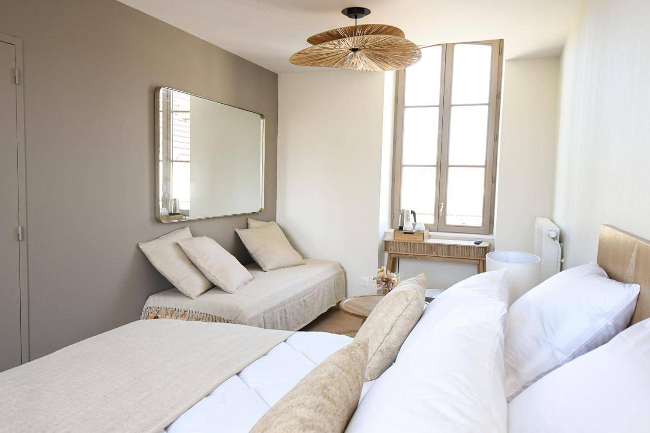Double Room in Les Riceys, Aube