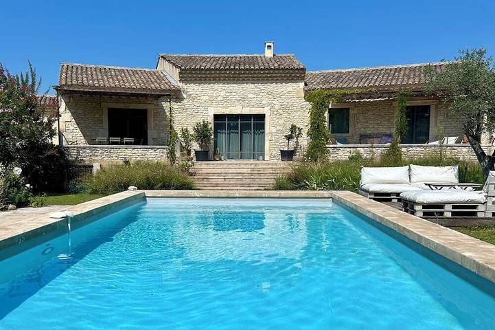 Agriturismo pour 8 personnes, avec jardin à Solérieux