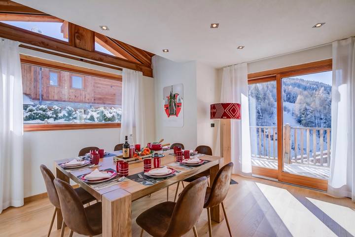 Chalet Merveille Ski In - Ski Out for 9 in Sauze d'Oulx, Via Lattea