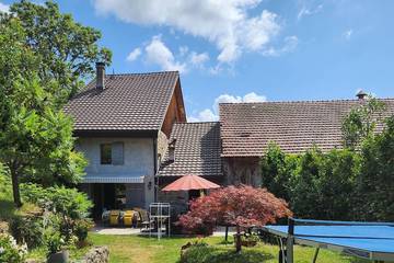 Gîte pour 16 personnes, avec jardin à Bonne