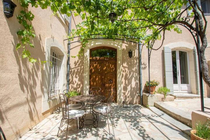 Location de vacances pour 20 personnes, avec vue ainsi que jardin et piscine à Villedieu - 4