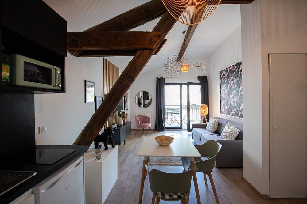 Appartement entier, Suite Kella 2 - Tassin - Beau studio avec balcon in Tassin-la-Demi-Lune, Lyon et ses environs