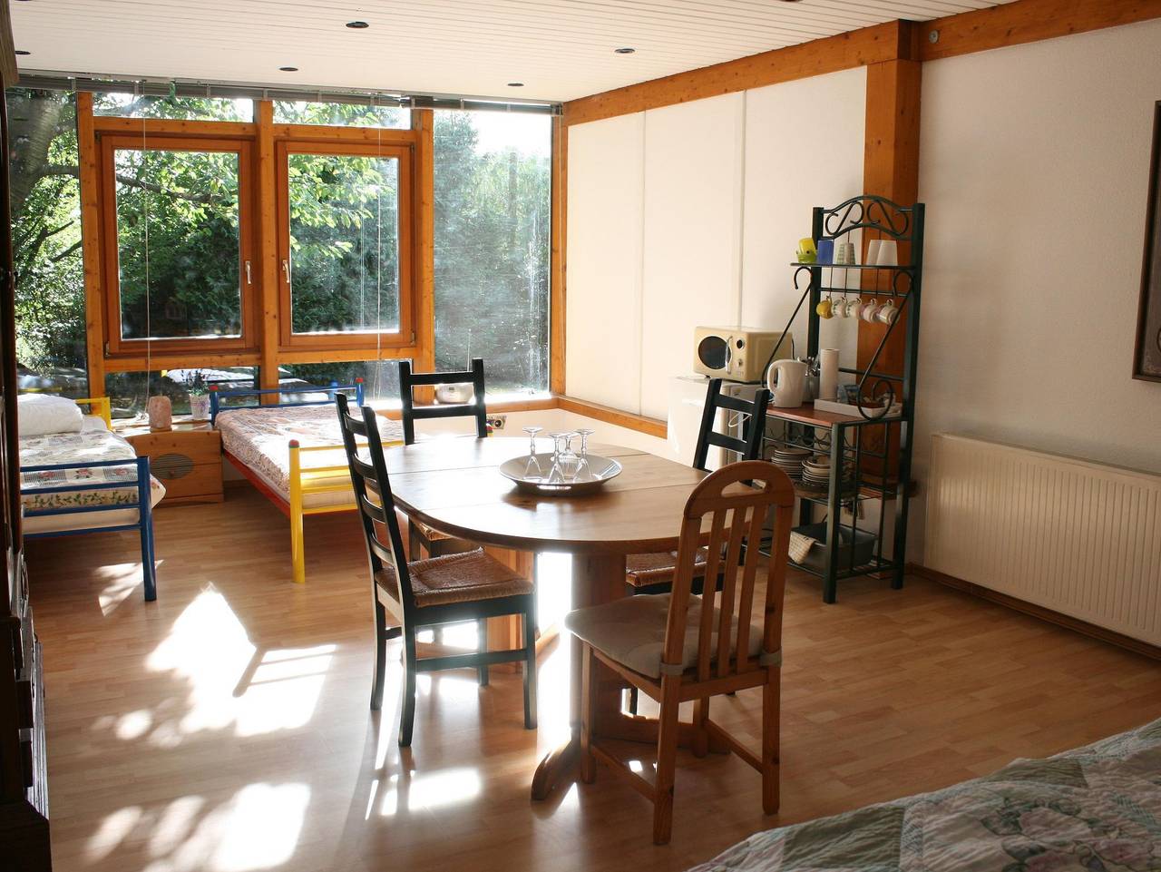 Ganze Ferienwohnung, Gemütliches großzügiges Apartment - 6-Bett-Apartment in Höhr-Grenzhausen, Westerwald
