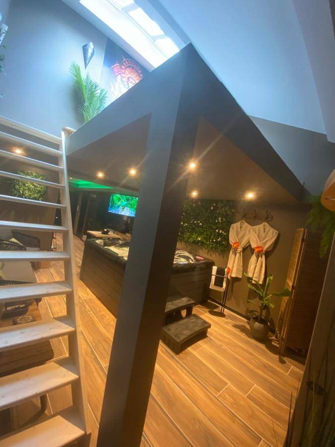 A la Belle Étoile, le spa détente céleste in Loison-sous-Lens, Région de Lens