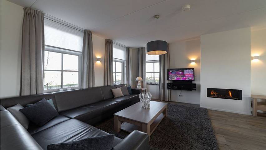 Ferienhaus für 11 Personen, mit Sauna und Whirlpool sowie Garten - 1