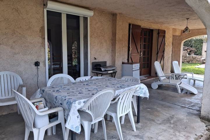 Gîte pour 5 personnes, avec terrasse ainsi que jardin et piscine à Mouans-Sartoux - 4