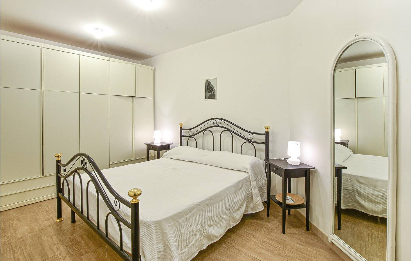 Seaside Apartment with Garage Parking & WiFi in Tegolaio, Pozzallo
