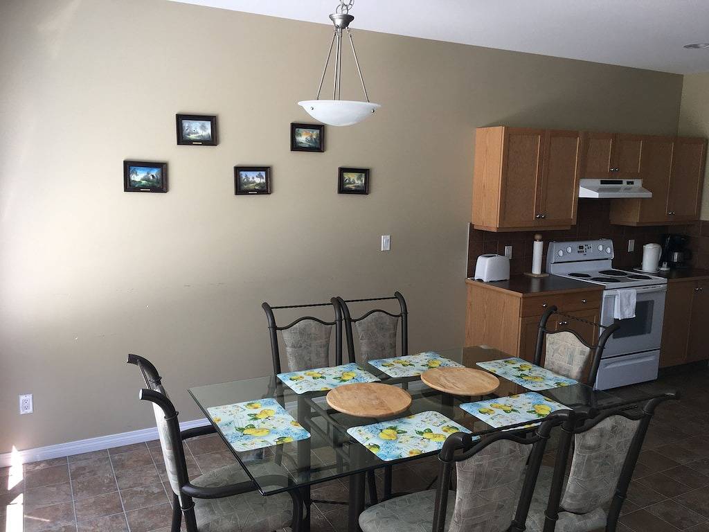 Sie haben gefunden, was Sie zum Aufladen zwischen den Aktivitäten benötigen, die Sie hierher bringen! in Kootenay-Nationalpark