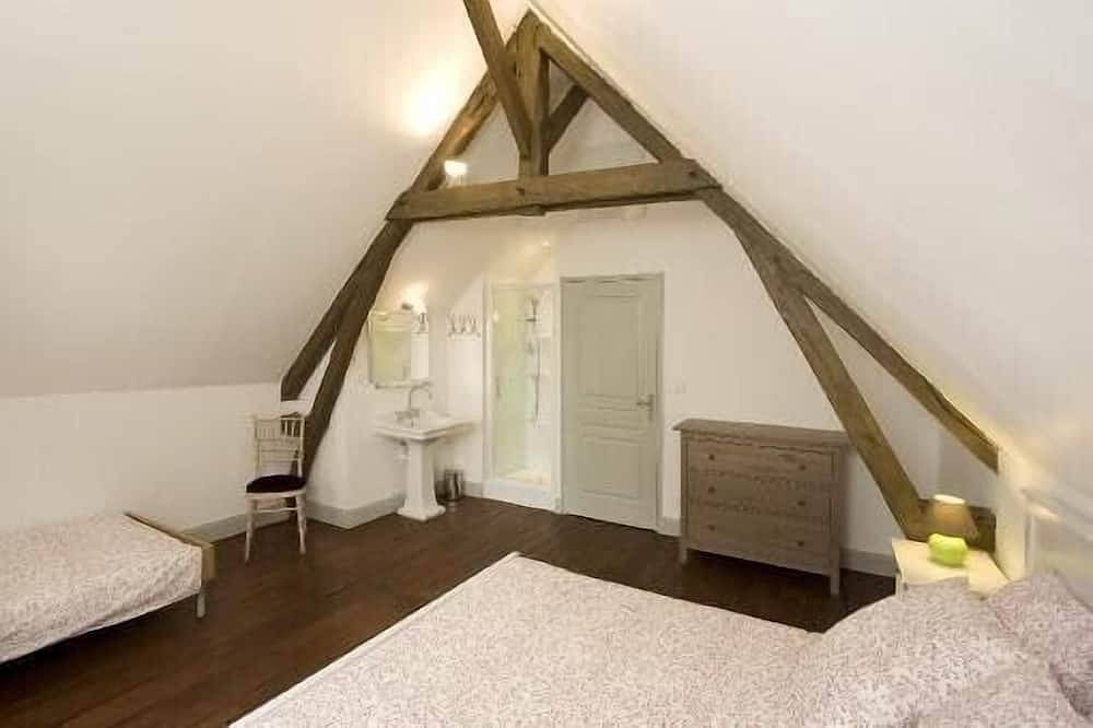 Belle maison à Usson du Poitou,  la Maison d'Elise, à 45 minutes du Futuroscope in Usson-du-Poitou, Vienne (France)