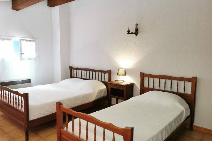 Location de vacances pour 6 personnes, avec jardin à Trilla - 2