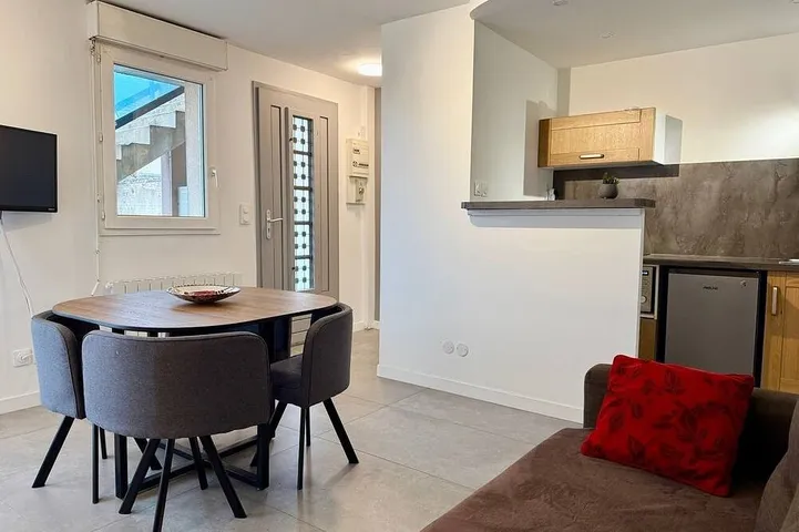 Appartement entier, Le Bacquin 21 centre ville à 2 min, gare à 700 m, parking privé securisé. in Dijon, Région de Dijon