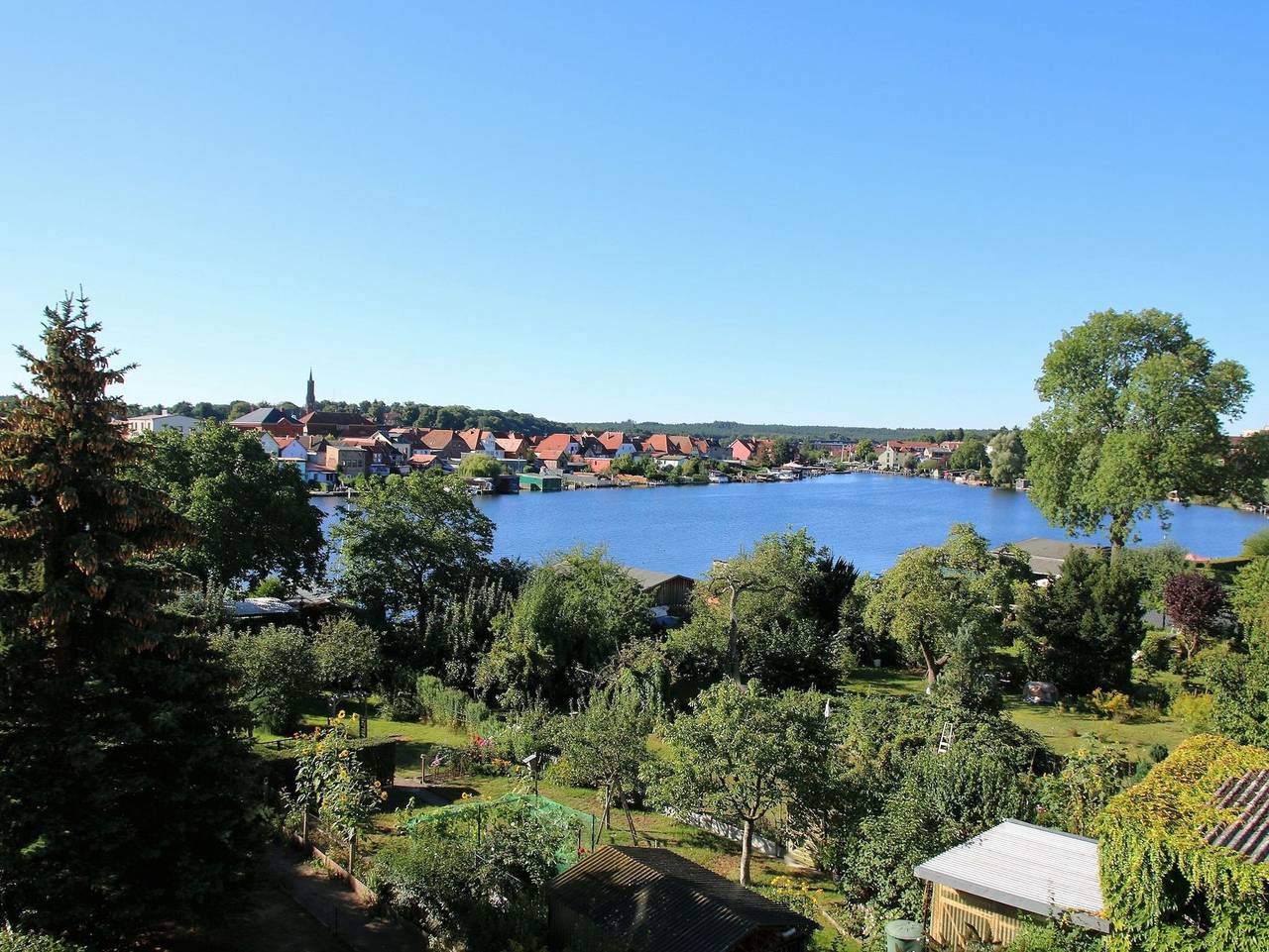 Ganze Ferienwohnung, Ferienwohnung mit hauseigenem Seezugang - Ferienwohnung mit hauseigenem Seezugang in Malchow, Fleesensee
