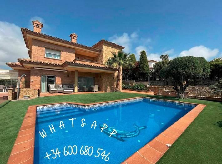 Villa pour 12 personnes, avec piscine ainsi que terrasse et jardin à Platja d'Aro - 2
