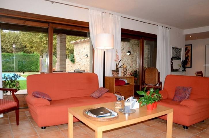 Location de vacances pour 8 personnes, avec terrasse et jardin dans Peratallada - 4