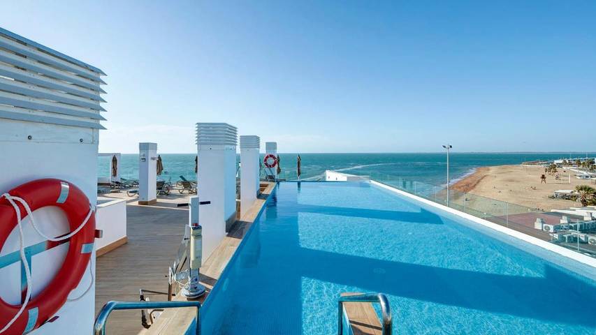 Hôtel, avec Terrasse et Piscine
