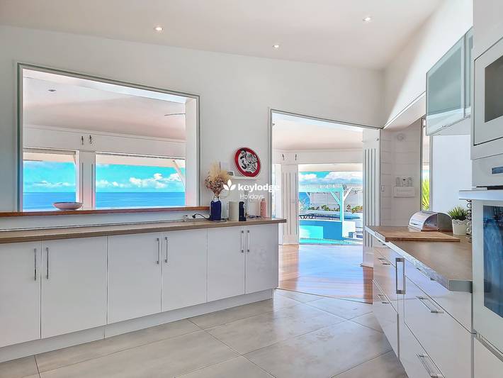 Location de vacances pour 10 personnes, avec terrasse dans Saint-Gilles les Bains - 4