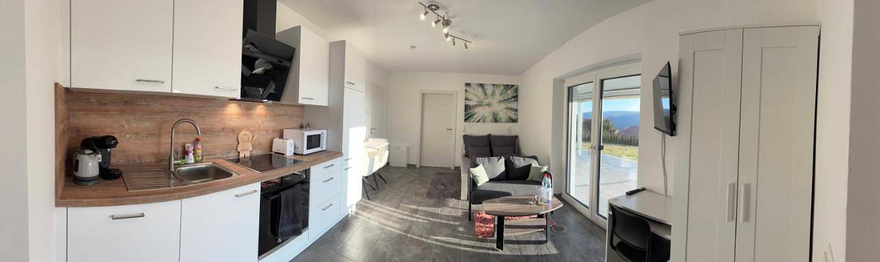 Ferienwohnung für 2 Personen, mit Balkon und Terrasse sowie Garten und Ausblick in Weikersheim